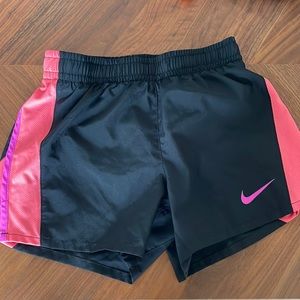 Nike Dry Girls Black & Coral Dri-fit Running Track Athletic Shorts Medium 10-12